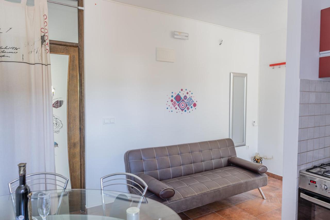 Guesthouse Kamarin Pomena Eksteriør billede